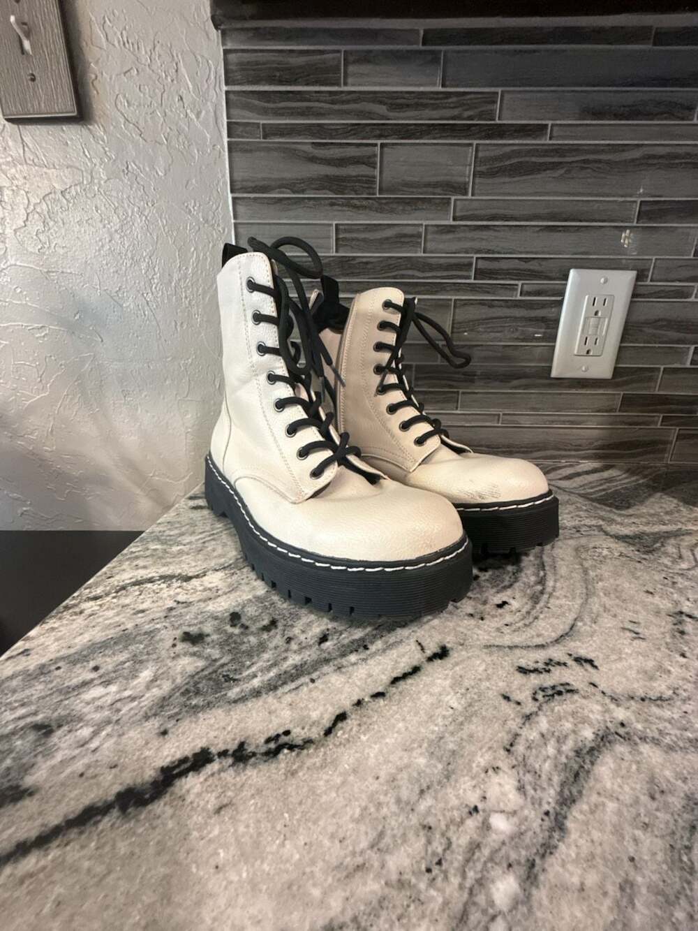 Sincerely Jules Harley Combat Boots Size 9